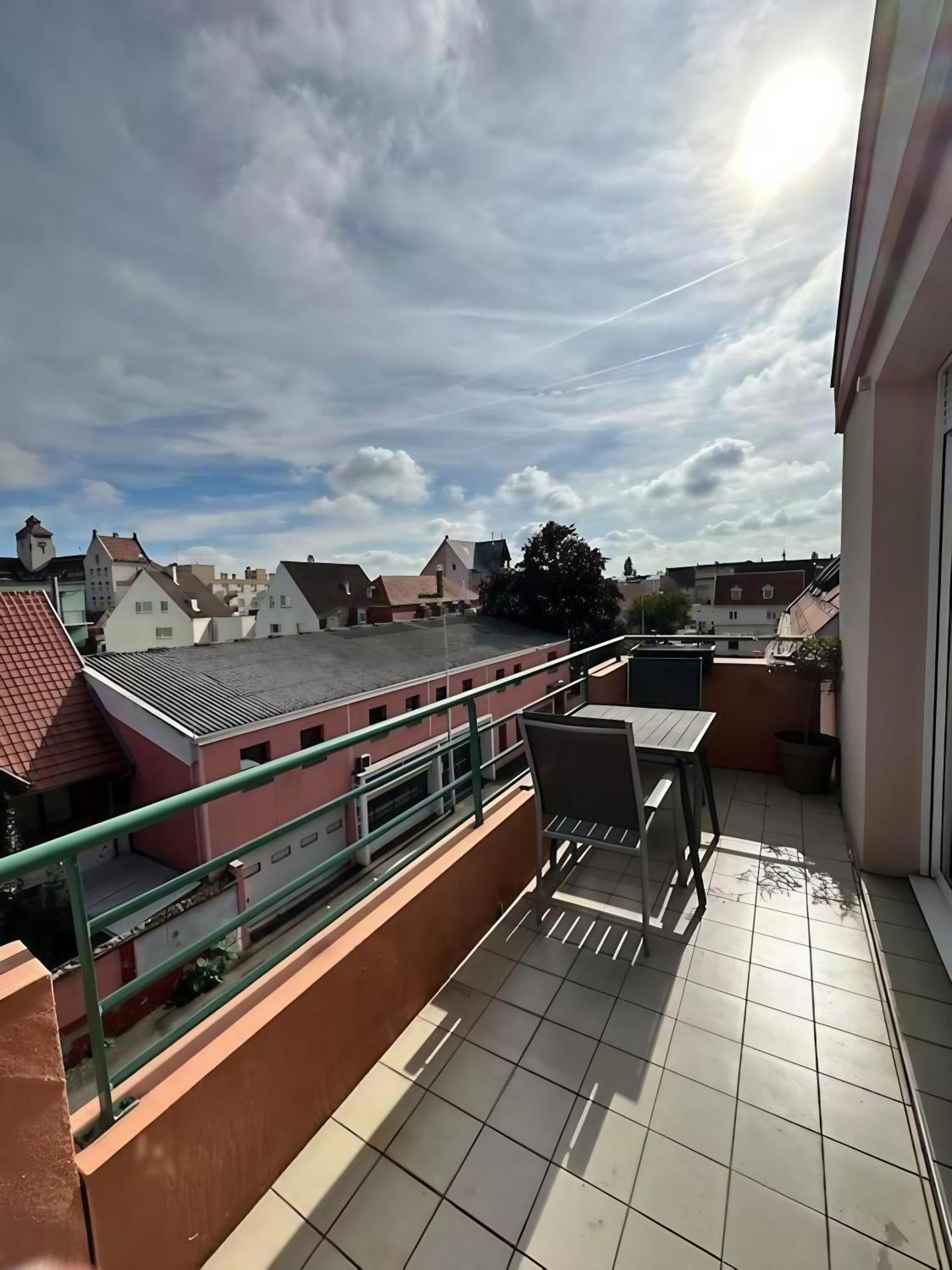 Superbe Duplex Proche Centre Ville Parking Gratuit Colmar Esterno foto